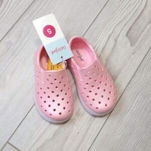 (73-3635) Cat & Jack  Shoes  Sz 5